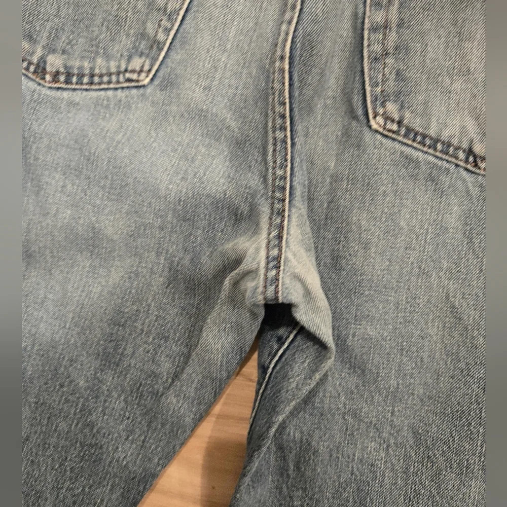 Eddie Bauer Men's Authentic Relaxed Fit Jeans 38x32 - Picture 5 of 9